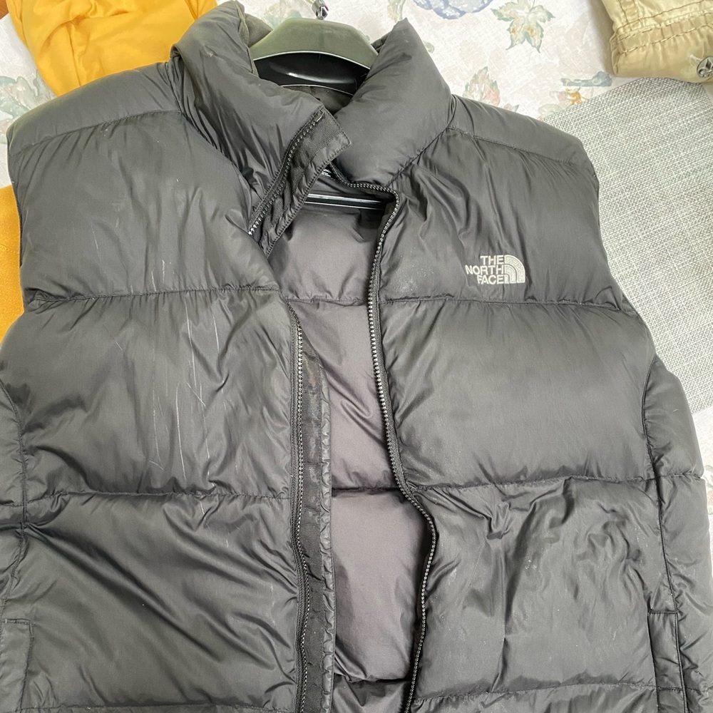 Men’s North Face vest